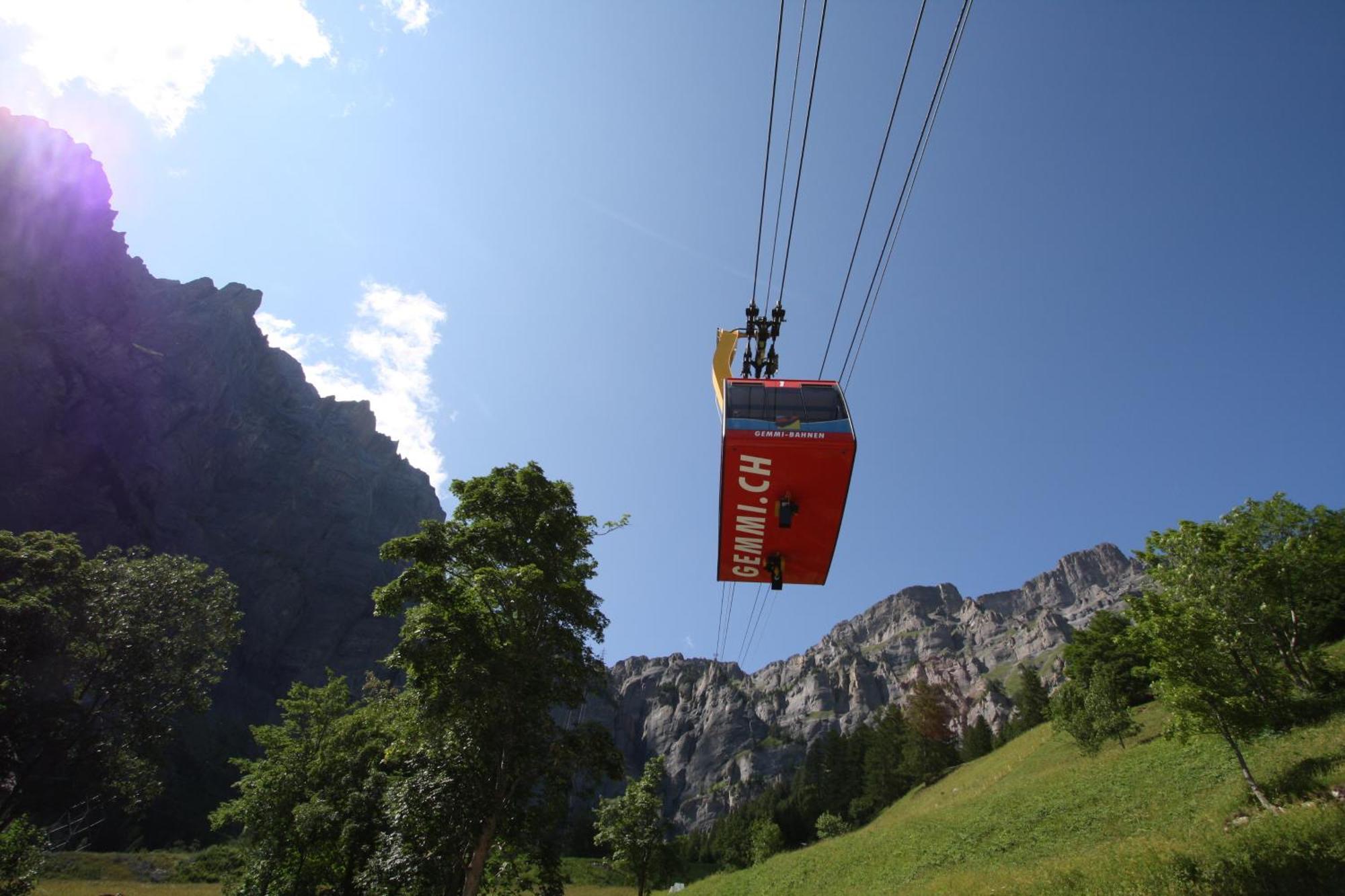 Hotel Alfa Superieur - Leukerbad-Therme エクステリア 写真