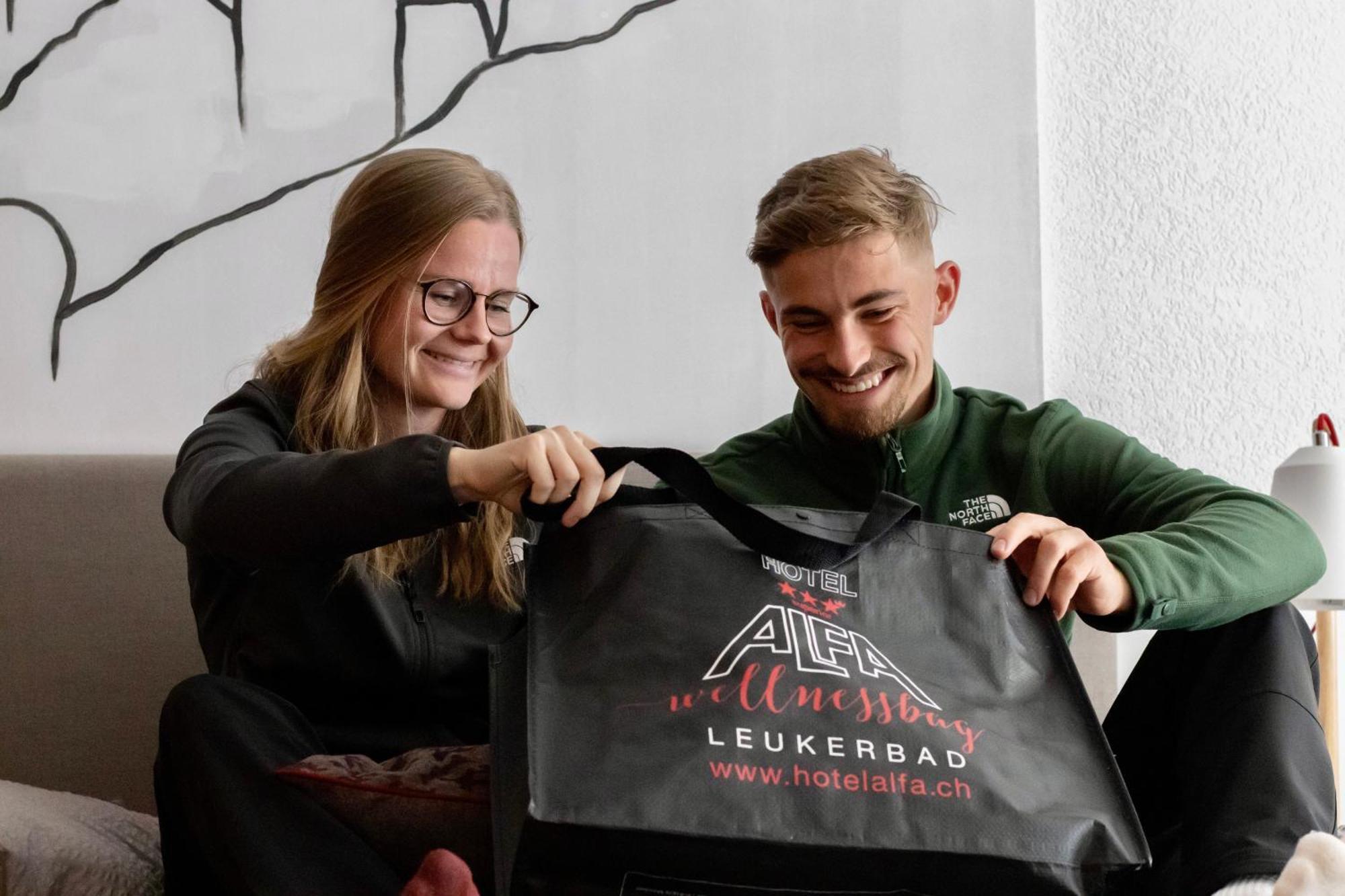 Hotel Alfa Superieur - Leukerbad-Therme エクステリア 写真