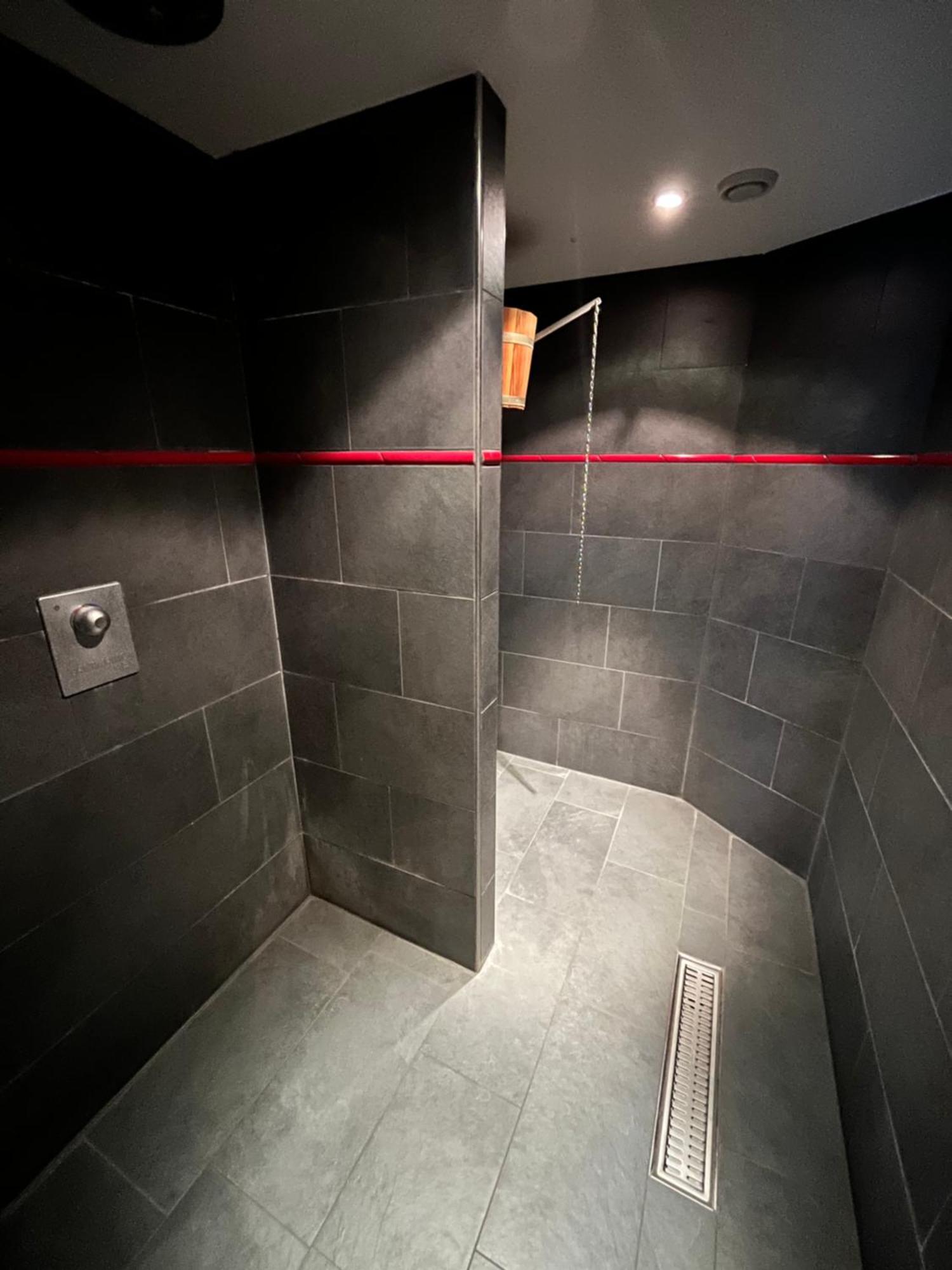 Hotel Alfa Superieur - Leukerbad-Therme エクステリア 写真