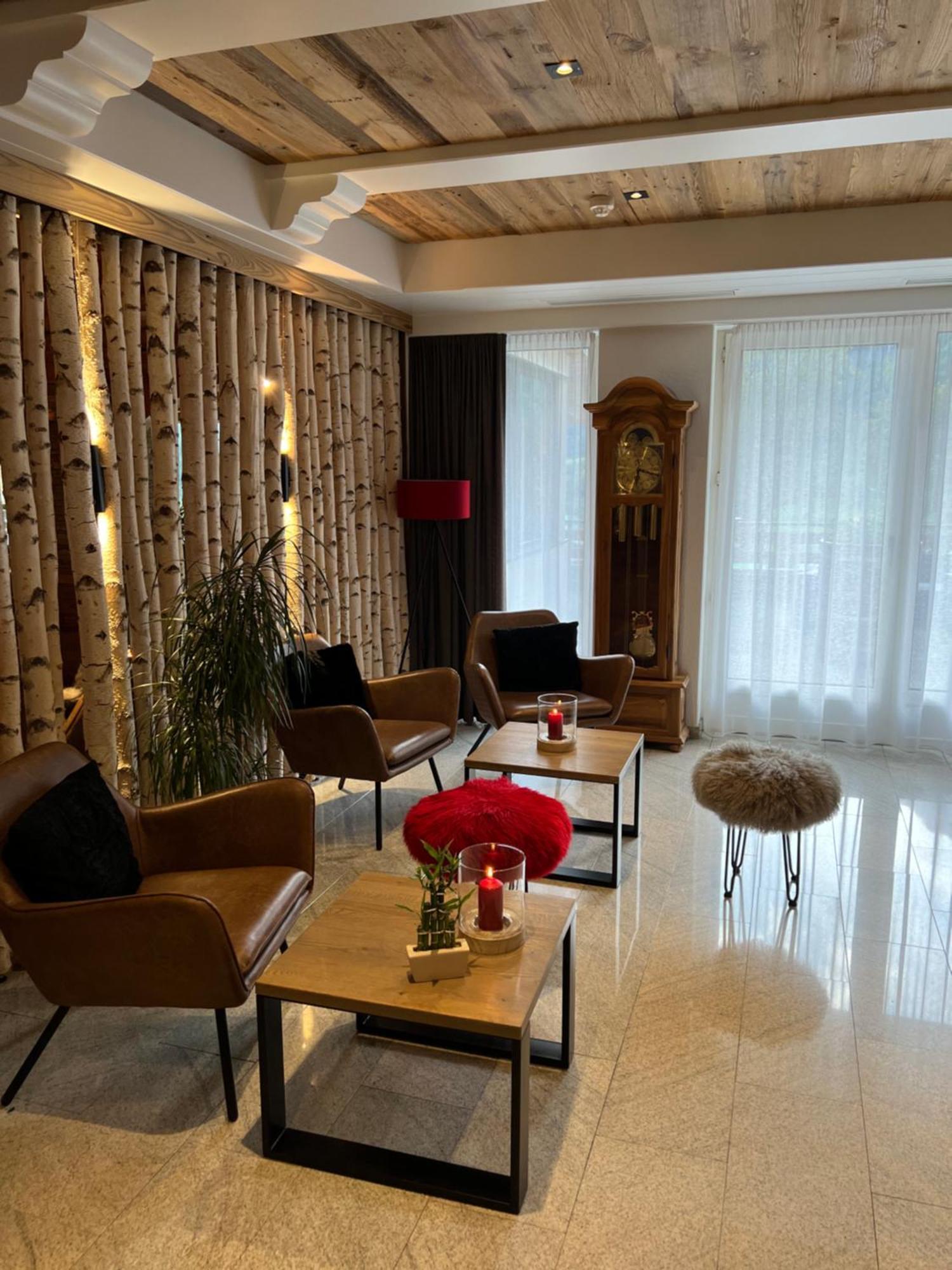 Hotel Alfa Superieur - Leukerbad-Therme エクステリア 写真