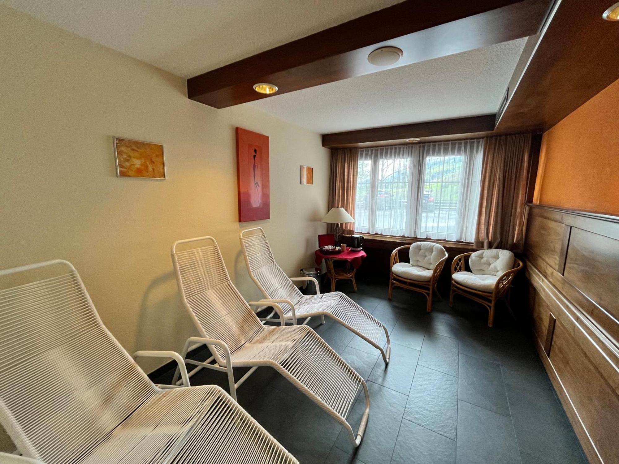 Hotel Alfa Superieur - Leukerbad-Therme エクステリア 写真