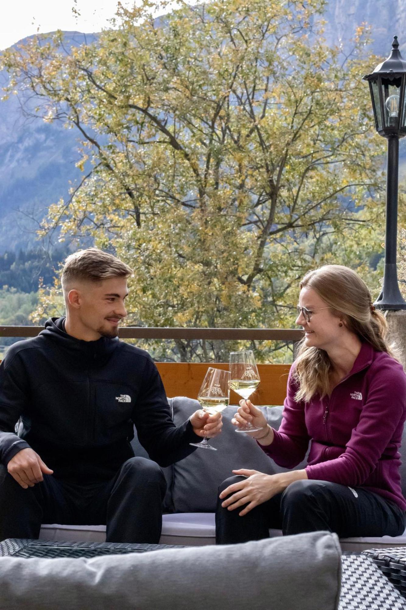 Hotel Alfa Superieur - Leukerbad-Therme エクステリア 写真