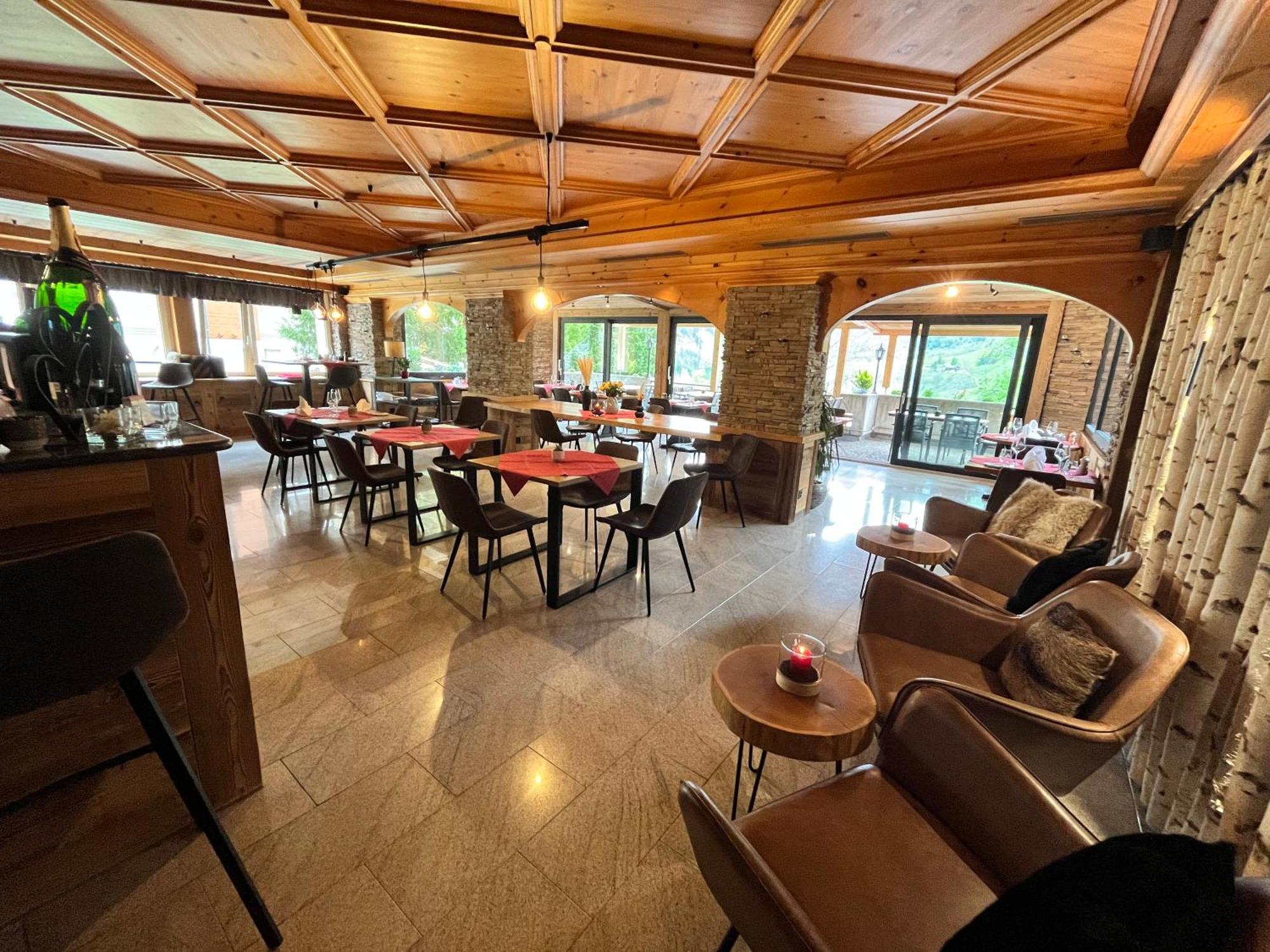 Hotel Alfa Superieur - Leukerbad-Therme エクステリア 写真