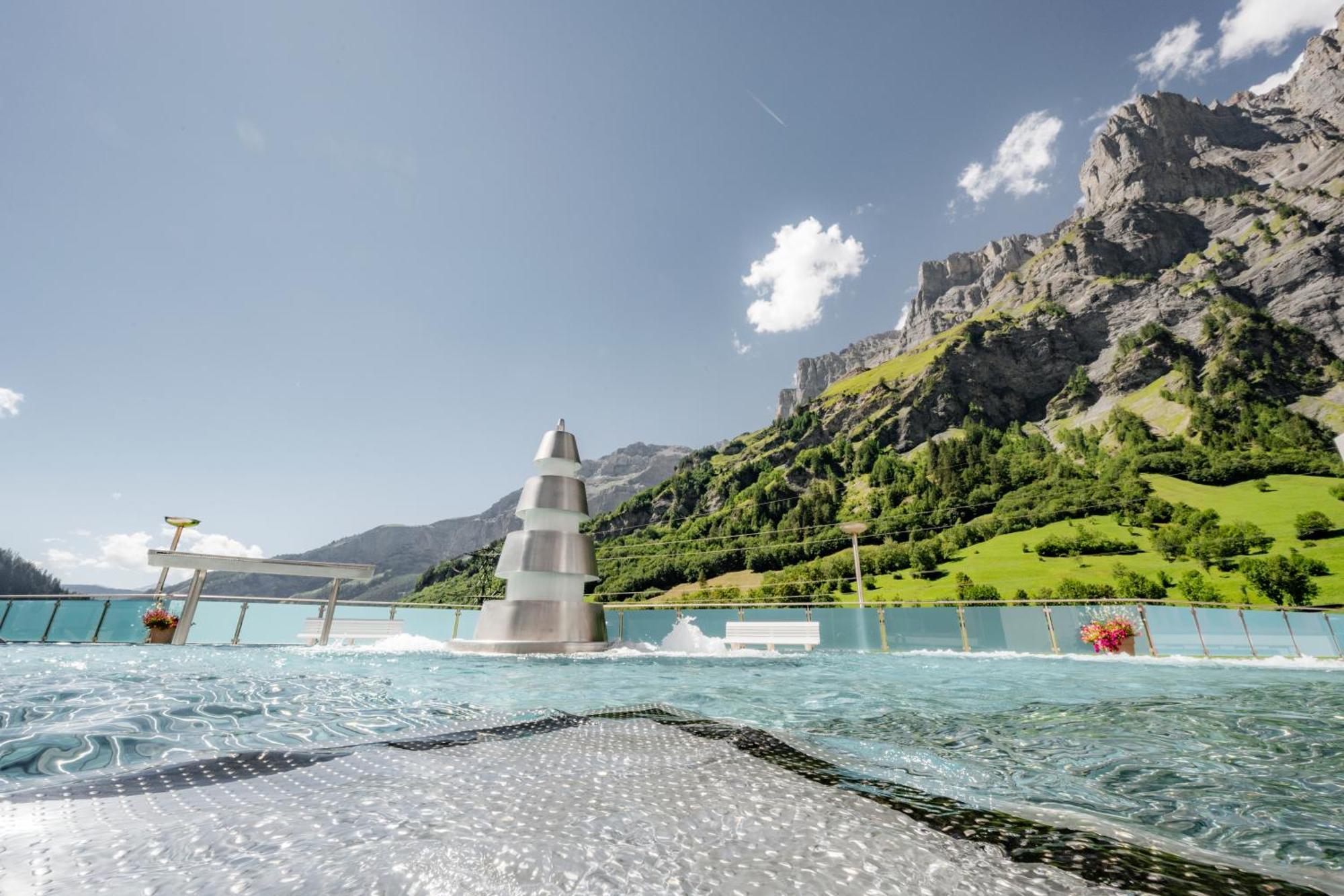 Hotel Alfa Superieur - Leukerbad-Therme エクステリア 写真